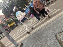 街拍偷拍jk肉丝，成年的2