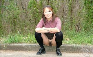 人妻春游，处处好风光！