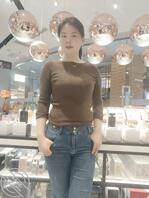 重庆荣昌，我妈是小学老师，我用Al把衣服去掉，弄些骚动作来看看。0