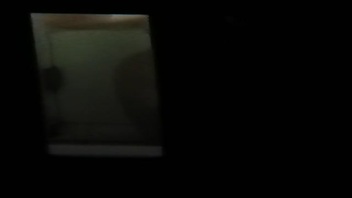 接上个视频，偷拍的洗澡