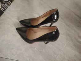 老婆的骚鞋，喜欢哪个2