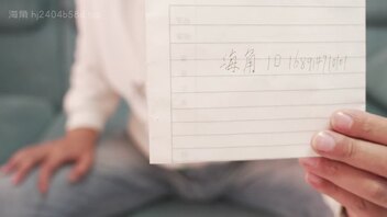 38、小优穿上学生服，在沙发上被我各种姿势艹 