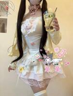 昨天和叔叔出去逛街去了