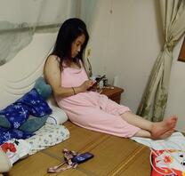 骚逼岳母昨晚凌晨3点悄悄出去偷人凌晨5点回家洗澡
