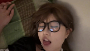 有完整女仆装眼镜母狗