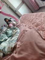 偷拍杨鑫蕊的白袜脚底，喜欢的评论辱骂