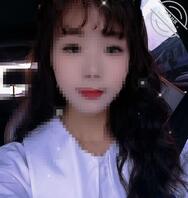 漂亮人妻，上面有婚纱，这是生活照。认识交流