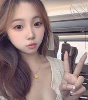 表妹这个贱母狗  一看就是反差0