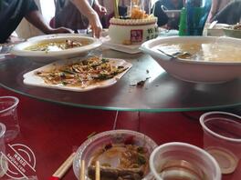 跟弟弟回老家过生日了,有了进一步进展0