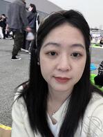 哎，国庆好无聊啊，只能在家里避着妈妈扣小骚逼了，求评论羞辱让小母狗流水0