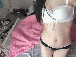 母狗发骚 给我发自拍0