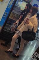 原创抄底 抄底黑白丝jk姐妹花1