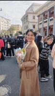 又来啦同事，三八妇女节的自拍1