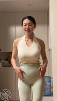毫无防备的被我拍，不知道我已经把她放在网站上，希望早日被大哥勾引拿下