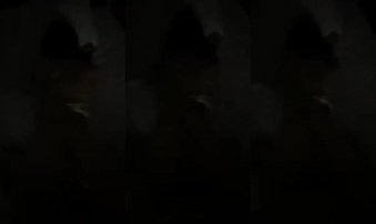 小少妇在黑暗下被我后入