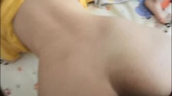 去少妇家里干旁边小娃午睡不敢出声头蒙被子