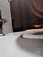 第一次偷拍女厕所2