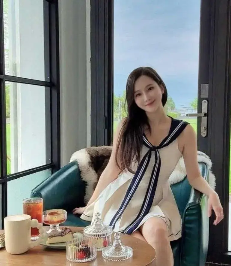 IG十万粉丝高颜值旅行博主杨琪安 大尺度私拍被男友无情曝光 能玩上这尤物真的值了 