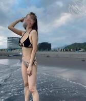 （精品原创）我妈刚被我爸操完，前脚我爸刚出门，我就又把她按住内射进去！！1