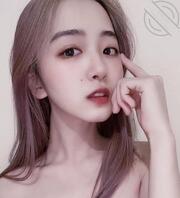 难过！有个臭男人说我在圈内算中等水平……你们客观评价下我看上去怎么样呀！2