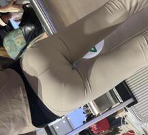 坐高铁时遇到的超级翘臀，真不敢想要是拥挤的地铁会有多享受1