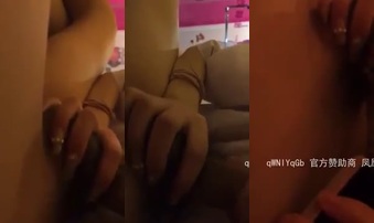 网恋清纯美少女边磕炮边给我口爆