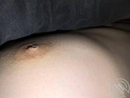 (原创 亲妹)中秋节回到家里半夜趁爸妈妹妹睡着，偷拍妹妹小逼2