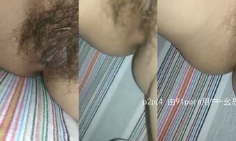 在外打工，骚逼老婆发视频勾引我