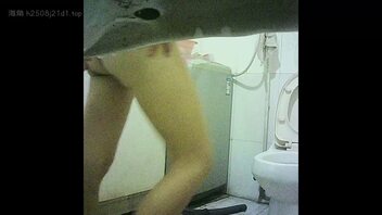 偷拍小姑洗澡
