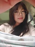 天南地北眼镜最美，天上地下眼镜最骚，眼镜小骚货，求哥哥们来三洞齐开