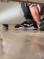 商场洗手间里看看隔壁在干嘛0