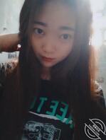 兄弟们有人认识她吗