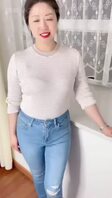 金币，网红熟女圆圆阿姨，逼毛很浓密