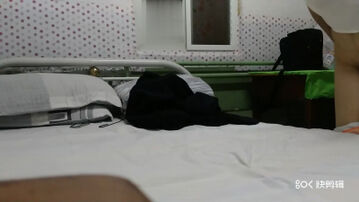 宾馆约草刚毕业的少妇教师，肤白奶嫩逼紧