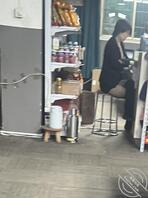 骚货台球室老板娘  看见都有欲望  什么时候搞一炮2