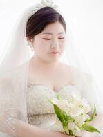 曝光骚妻，给老婆找个单男，现场看老婆被猛操内射，精液灌满子宫非常刺激！2