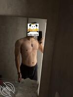 #纸包肌什么时候才能瘦成薄肌男孩呢#
健身一年感觉体脂还是有的高，腹肌1