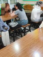 偷拍骚逼紧身牛仔裤肉腿肉臀2