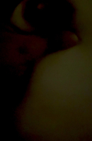 脱光衣服偷偷摸奶