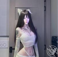 最近桃花纹身妹