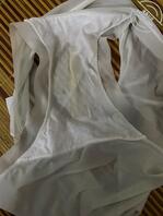 大姨子喝醉了，进她房间，摸她奈子0