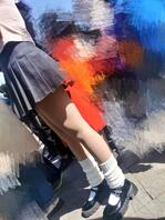 【偷拍】女大学生的性感丝袜，本系的，这小骚货是故意的吧1