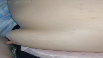 儿子在楼下睡觉，我在楼上干他妈的屁眼