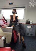 (原创)高铁商务车厢，露出