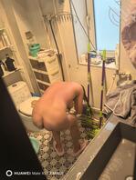 趁老妈洗澡偷拍2