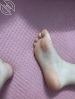 08小甜妹的脚脚真想射上去0