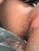 骚逼男娘欲求不满在家玩捆绑自缚被偷拍