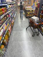 偶尔拍下女仔裤小少妇肯定生过儿子了