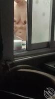 偷拍小姨子洗澡