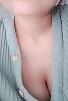 老婆的奶子，评论区接龙对比一下，互相点评。看着互撸0